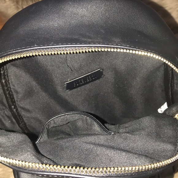 Backpack - Picture 6 of 7